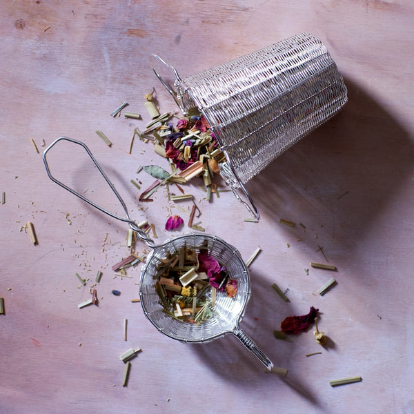PETITE BASKET SILVER TEA STRAINER