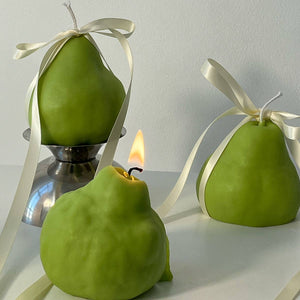 SCENTED PEAR CANDLE WITH GIFT BOX