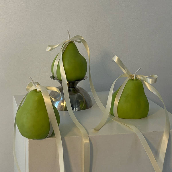 SCENTED PEAR CANDLE WITH GIFT BOX