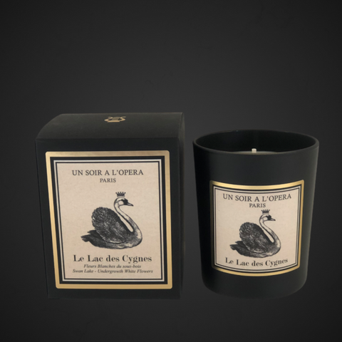 Swan Lake Scented Candle (Green grass & White flowers) by Un Soir à l'Opéra (A night at the Opera)