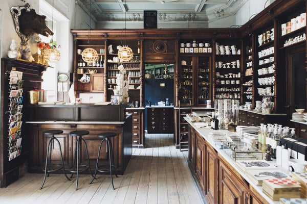 KUHN KERAMIK SOUVENIR BREAKFAST PLATE - Strawberry
